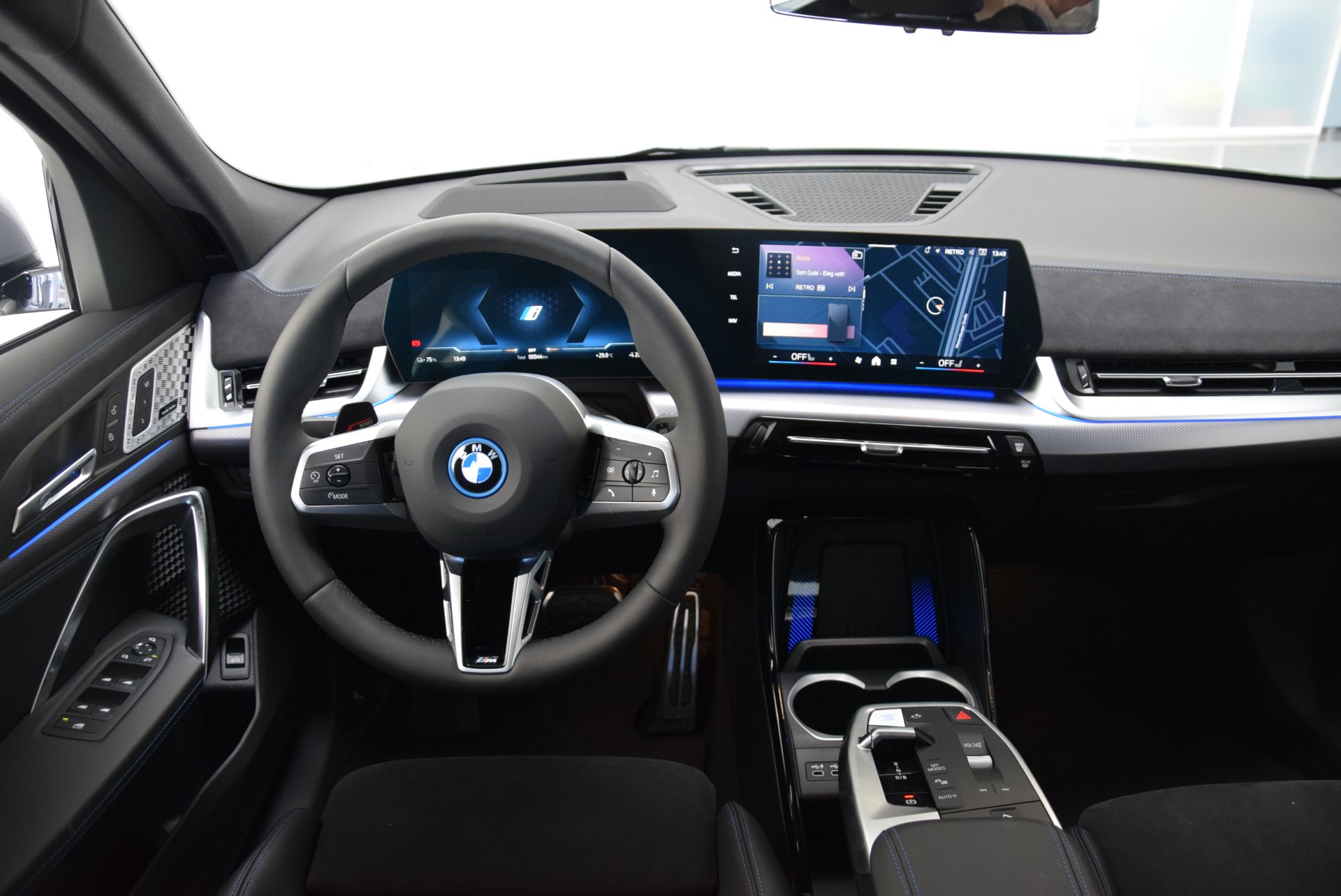 BMW iX2 xDrive30