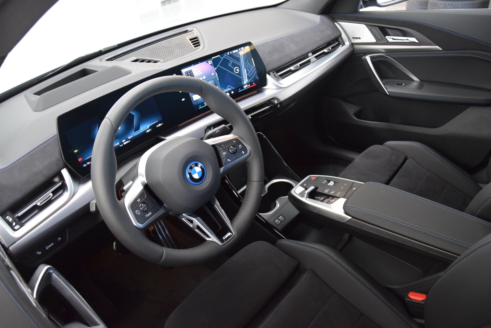 BMW iX2 xDrive30