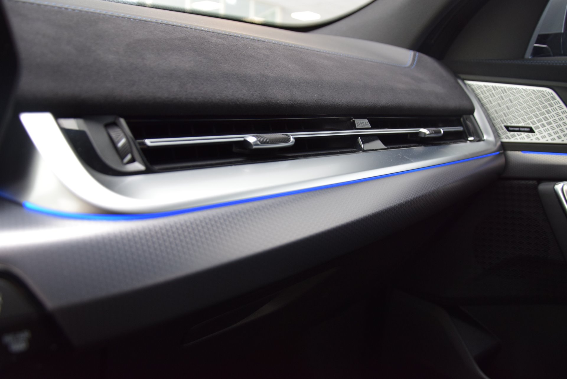 BMW iX2 xDrive30