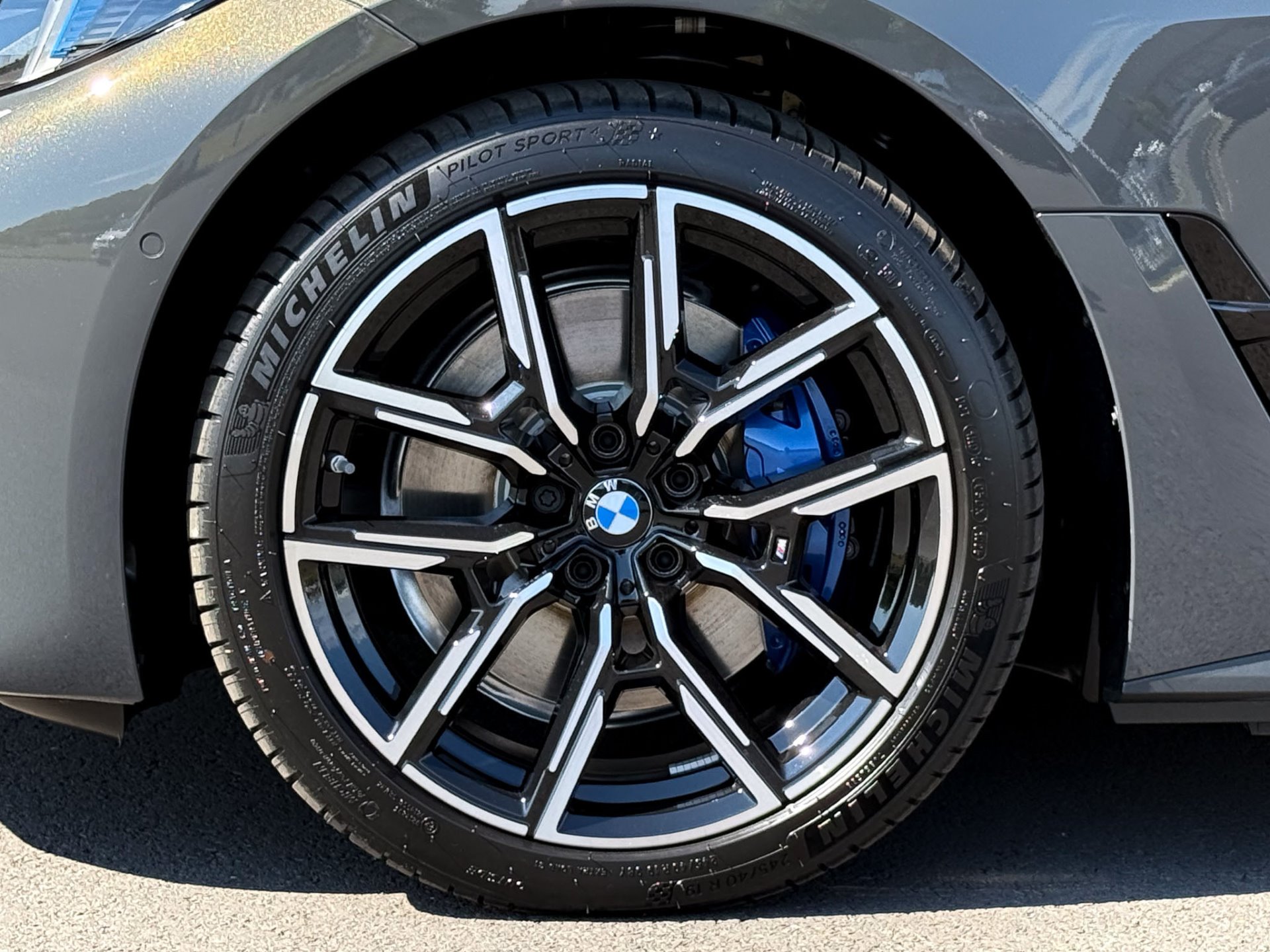 BMW i4 xDrive40